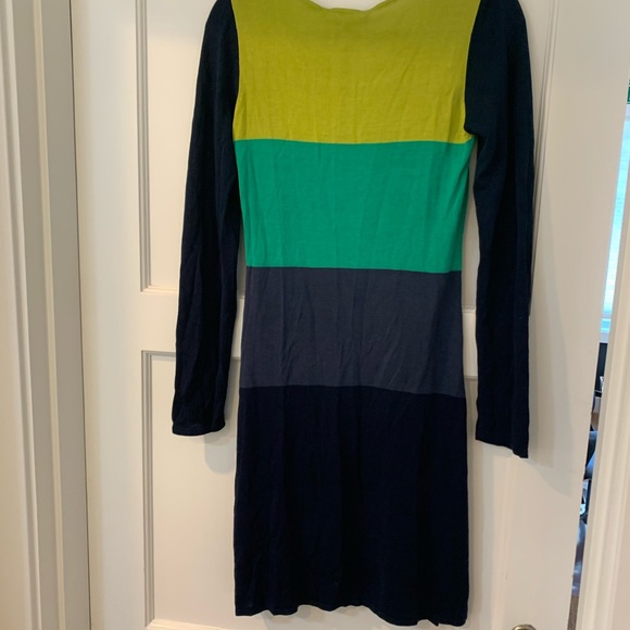 BCBG LEMNGRUSML Dress. - Picture 2 of 4